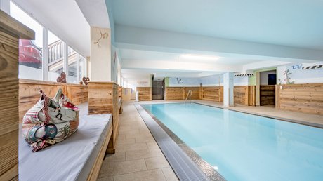 Pictures & Impressions • Der Grubacher: Hotel in Gerlos Wellness area with indoor pool and seating areas