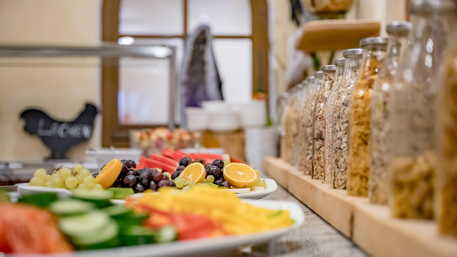 Eating on holiday in Gerlos • Der Grubacher: Eco Hotel in Tyrol Fresh fruits, vegetables, and muesli in jars