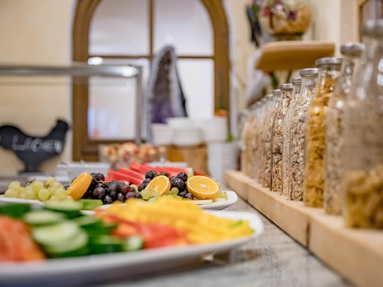 Eating on holiday in Gerlos • Der Grubacher: Eco Hotel in Tyrol Fresh fruits, vegetables, and muesli in jars